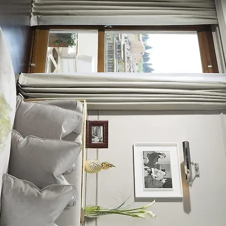 Portrait - Lungarno Collection 5* Firenze